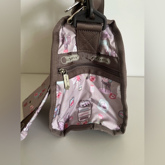 Lesportsac small weekender powder room - Picture 9 of 9